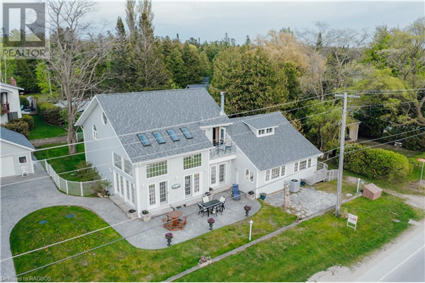 151 LAKESHORE Boulevard N, Sauble Beach