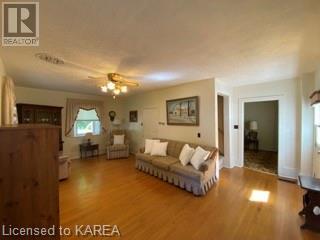 Listing 40412438 - Large Photo # 11