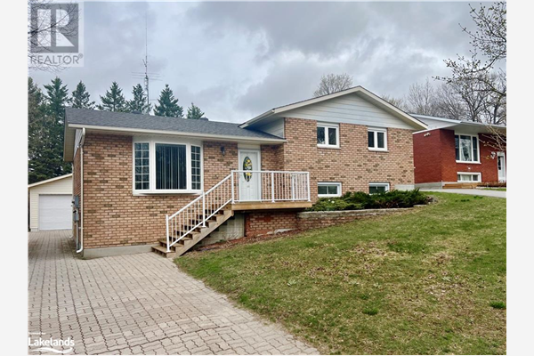 31 SPOHN Drive, Penetanguishene