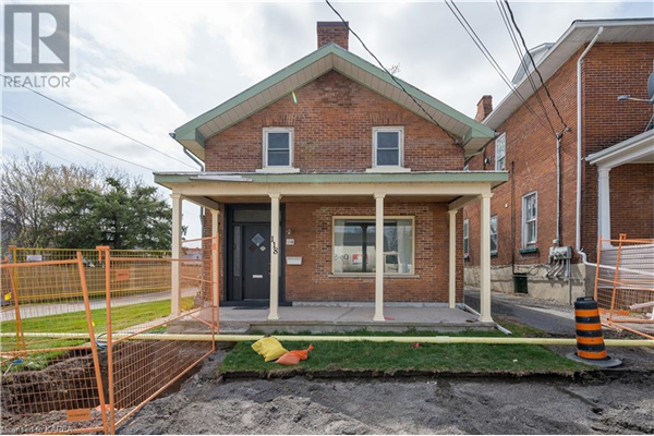 118 EAST Street, Napanee