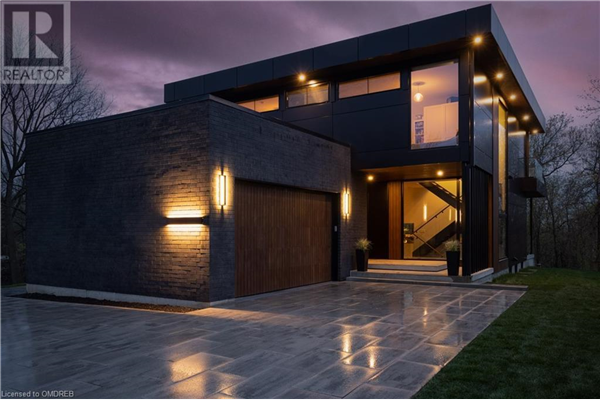 662 HARVEST Road, Hamilton