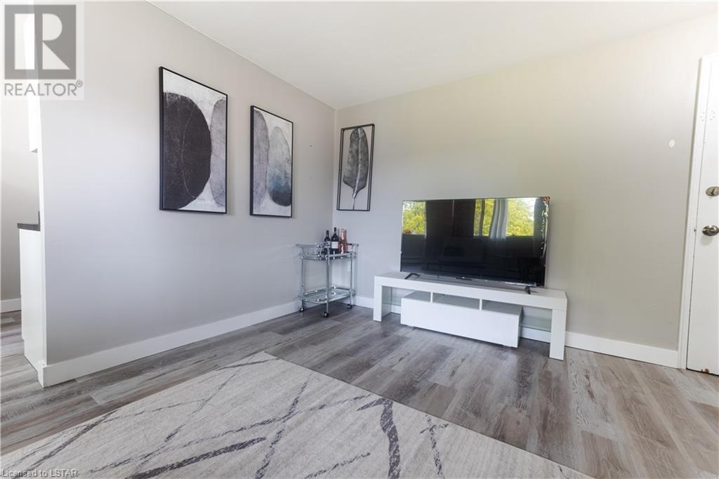 Listing 40414115 - Large Photo # 3