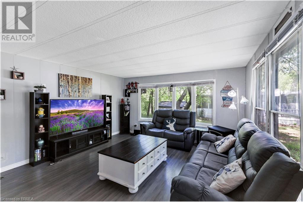 1652 PUDDICOMBE Road Unit# 303, New Hamburg