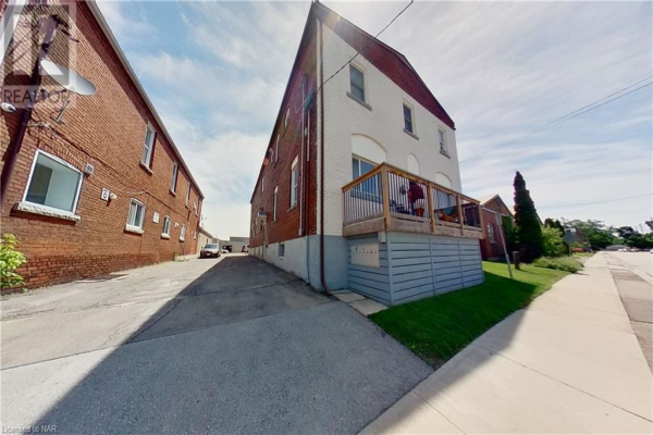 198 BURGAR Street, Welland