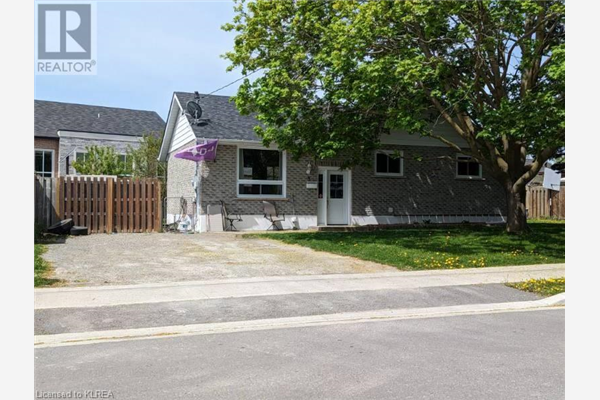 3 CAROLINE Street, Lindsay
