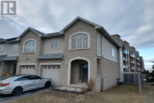2101 ENGLISH Crescent, Burlington