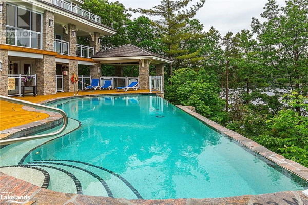 1869 MUSKOKA 118 ROAD W Unit# E215-D2, Muskoka Lakes