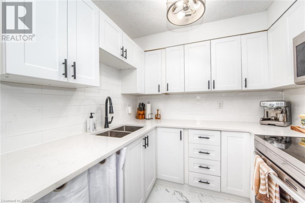225 HARVARD Place Unit# 402, Waterloo
