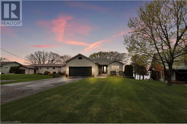 35 SUNRISE Court, Belleville