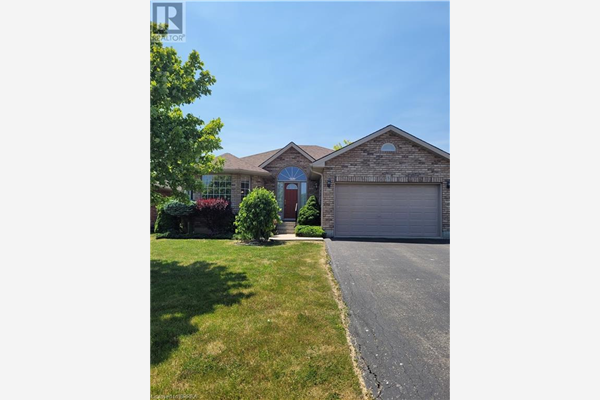 3 SPRUCE GROVE Court, Port Dover
