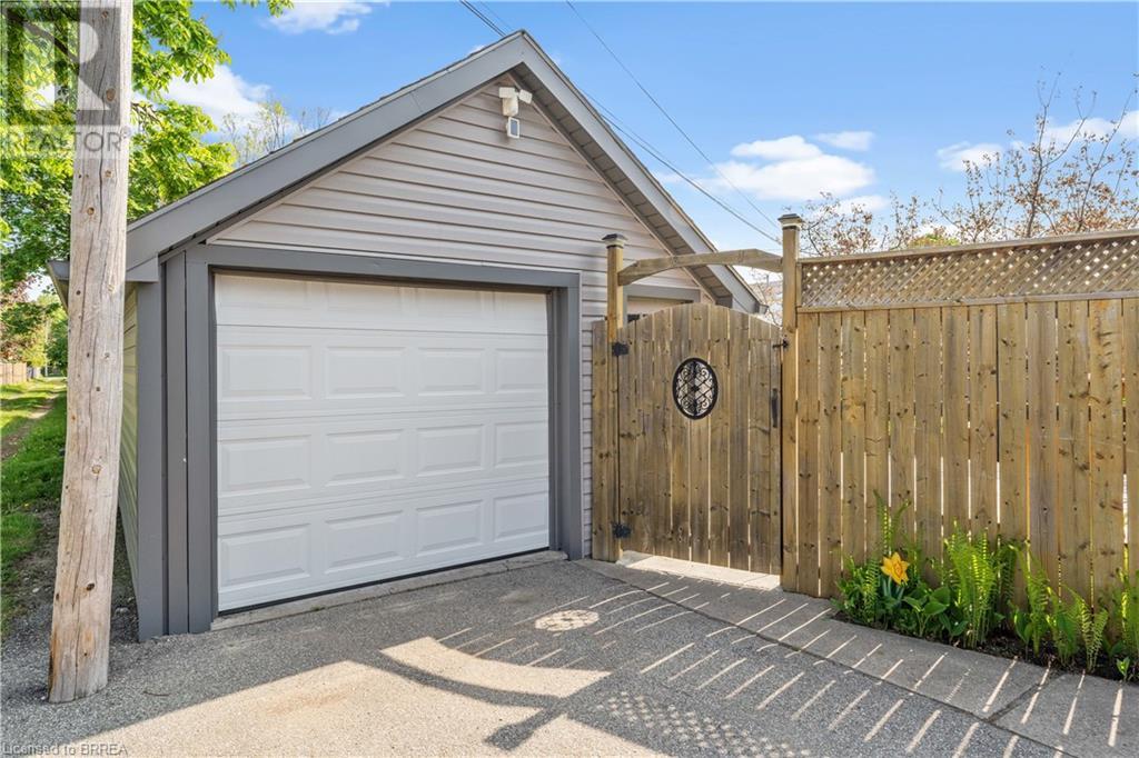 Listing 40421617 - Large Photo # 2