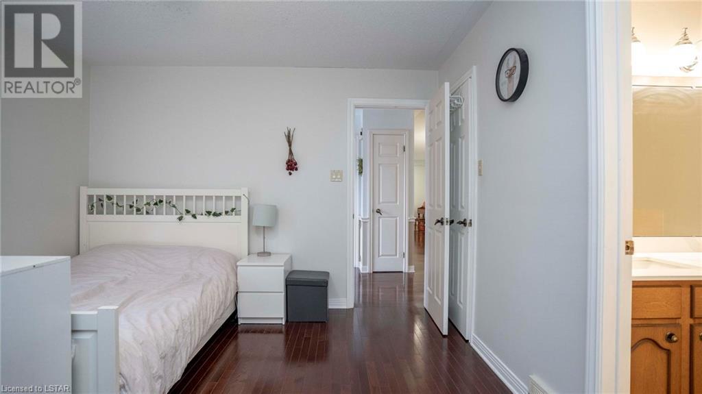 Listing 40422177 - Large Photo # 19