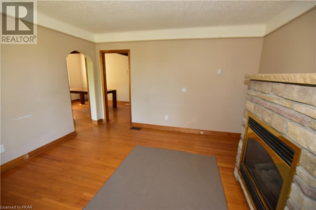 Listing 40422483 - Large Photo # 4