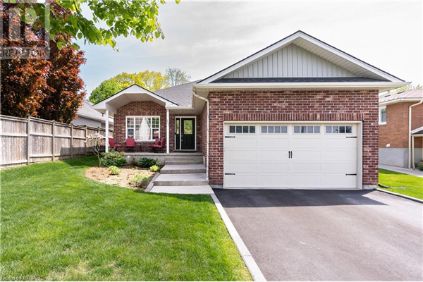 7562 NADIA Court, Niagara Falls