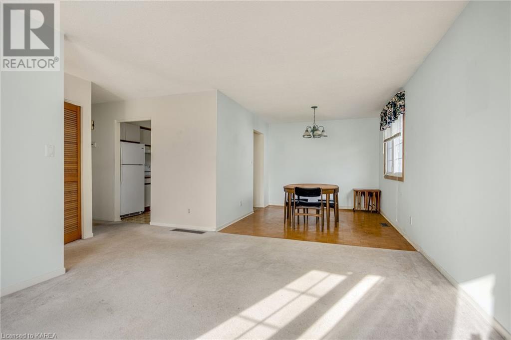 Listing 40423210 - Large Photo # 8