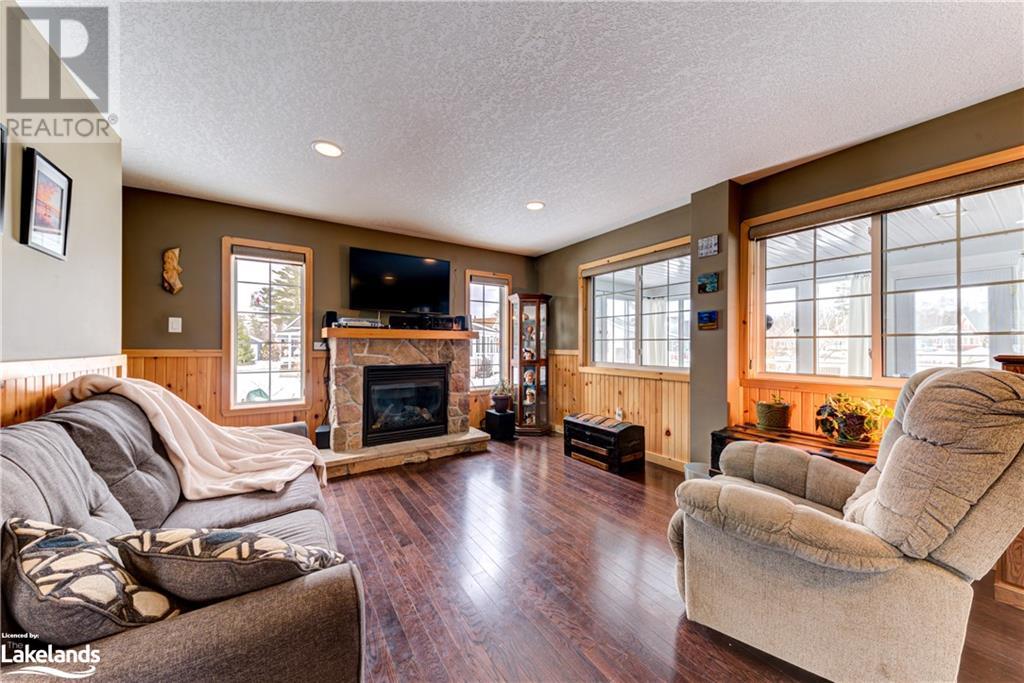Listing 40424631 - Large Photo # 24