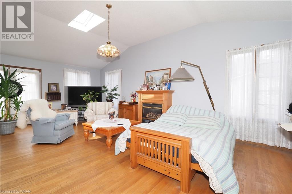 Listing 40425010 - Large Photo # 32