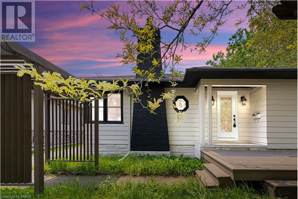 1618 TROTWOOD Avenue, Mississauga