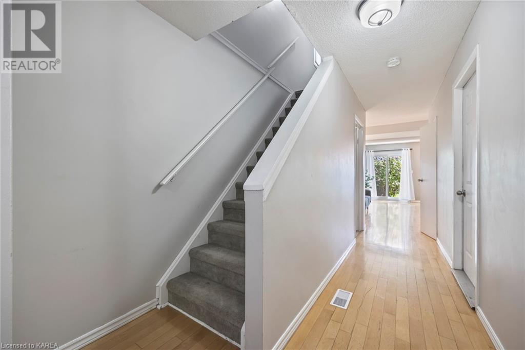 Listing 40425619 - Large Photo # 4