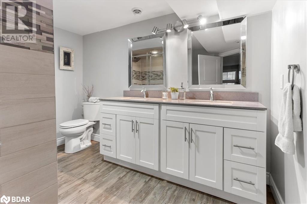 35 INDIAN Trail, Collingwood