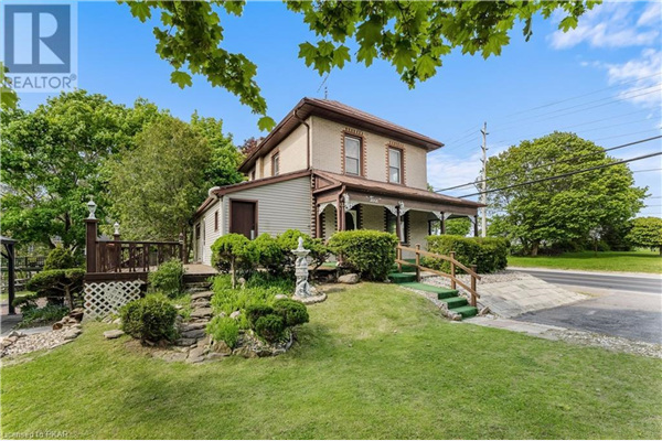 858 TARA Road, Ennismore Township