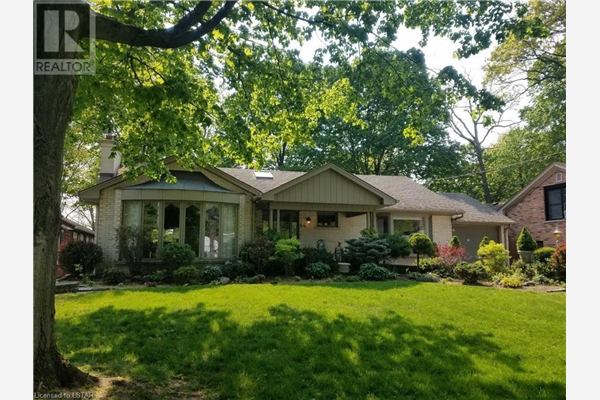 44 BRAEMAR Crescent, London