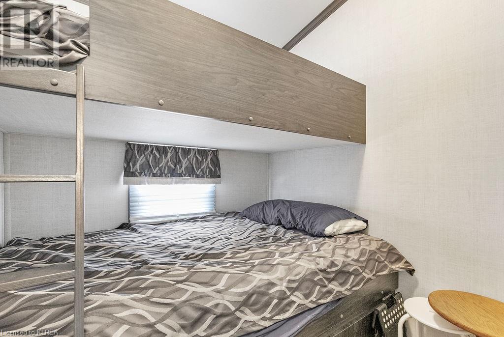 Listing 40428179 - Large Photo # 18