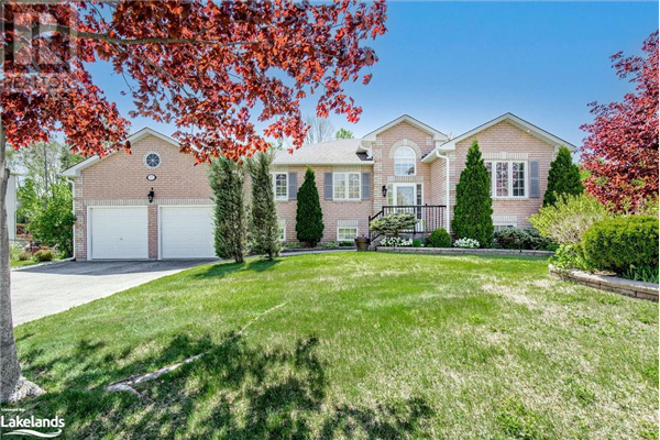 22 EVERGREEN Avenue, Tiny