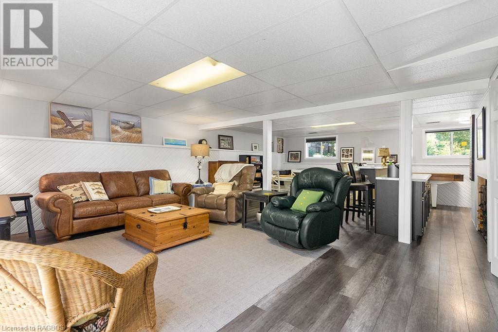 699 20TH Street W
