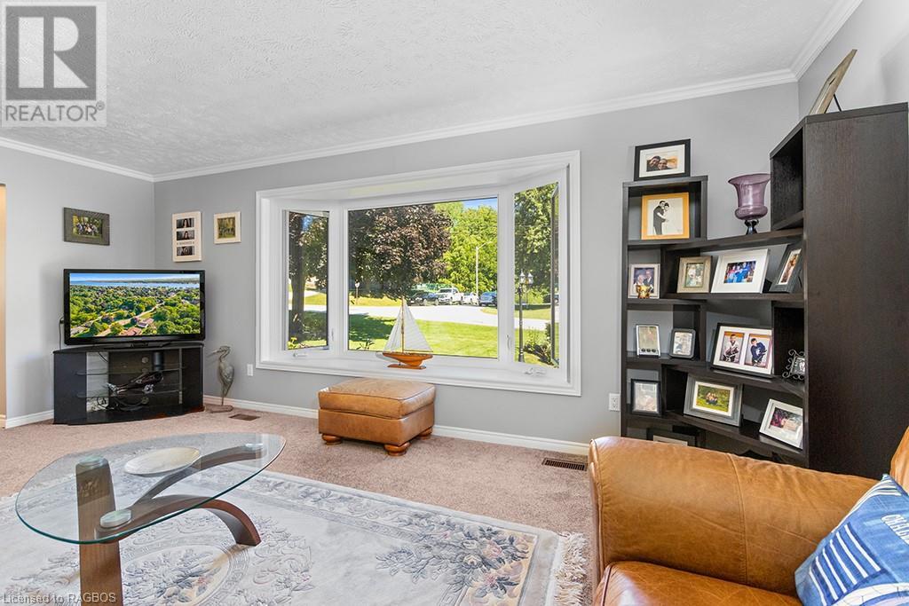 699 20TH Street W