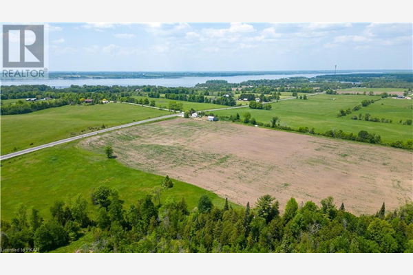 1585 TARA Road, Ennismore Township