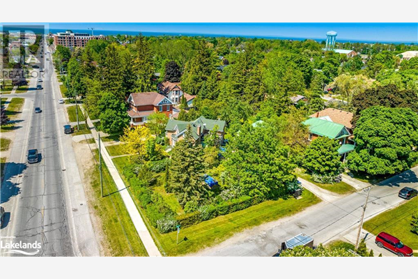 451 HURONTARIO Street, Collingwood