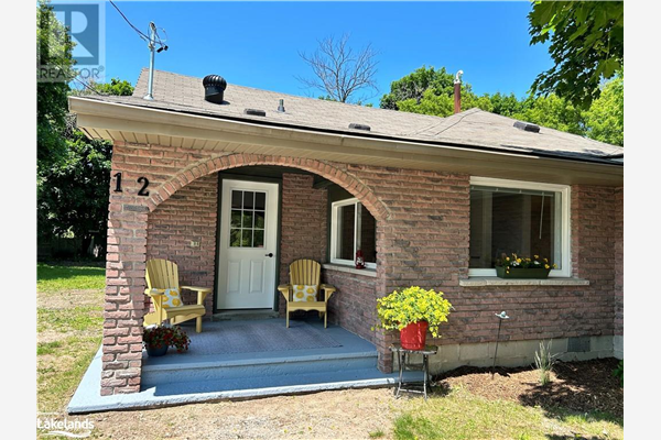 12 BAYVIEW Avenue, Wasaga Beach