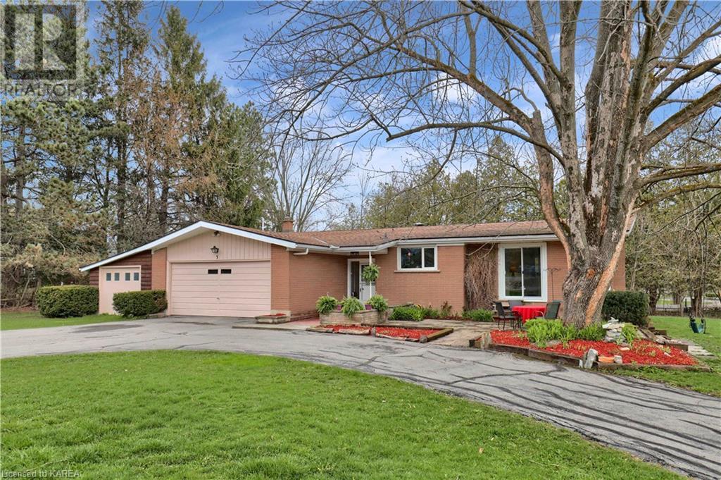 3 HELENA Place