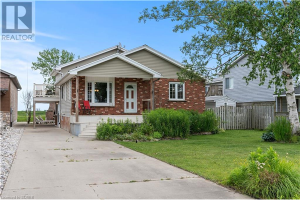 41 WILLOW Avenue, Long Point