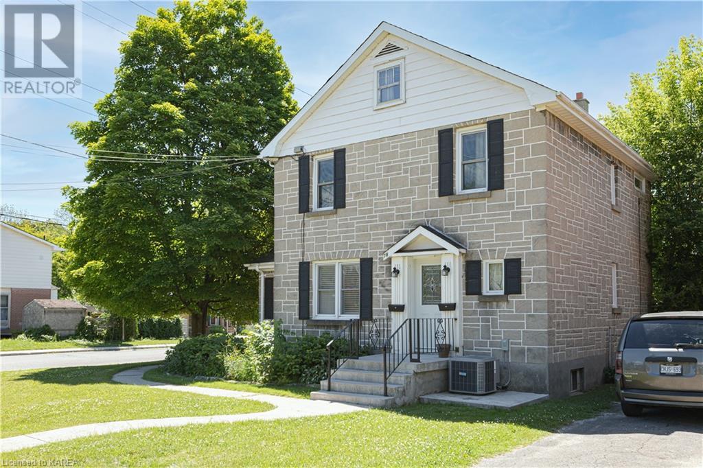 78 CARRUTHERS Avenue