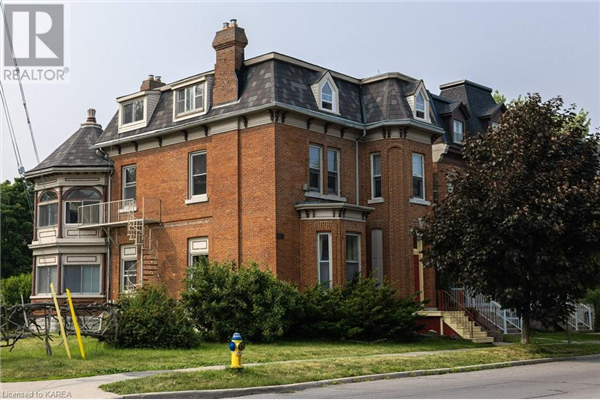 130 KING Street E, Kingston