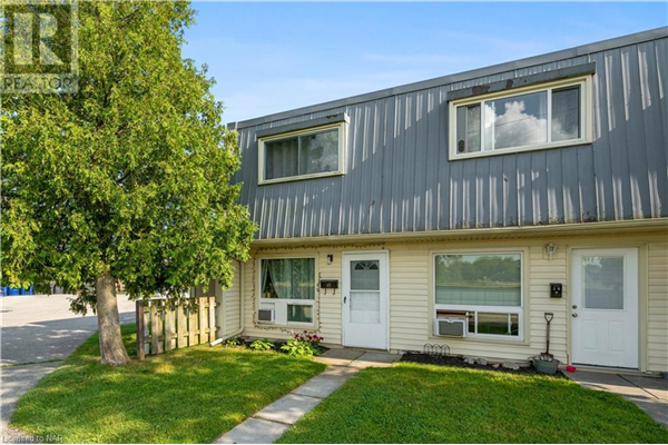8646 WILLOUGHBY Drive Unit# 17, Niagara Falls