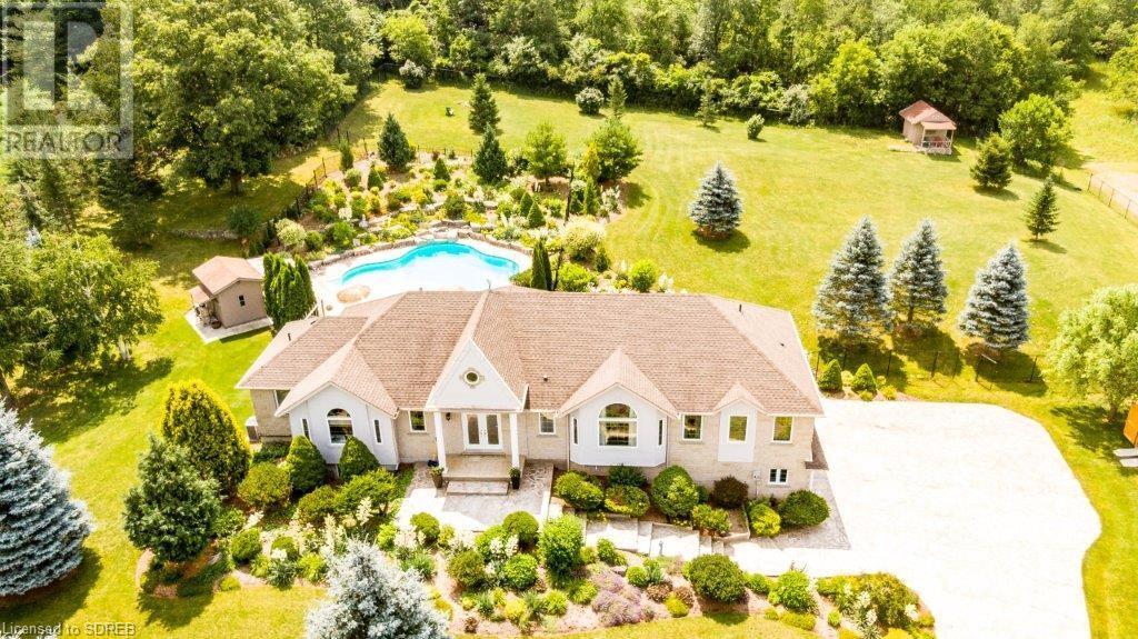 21 CLOVERLEA Crescent
