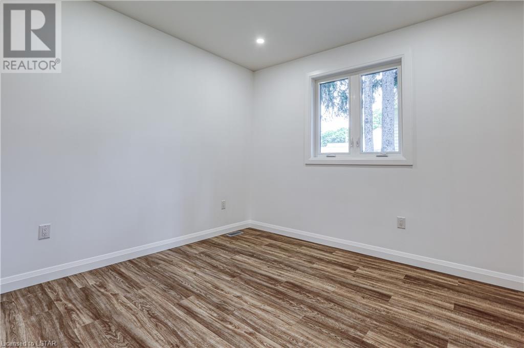 Listing 40455002 - Large Photo # 18