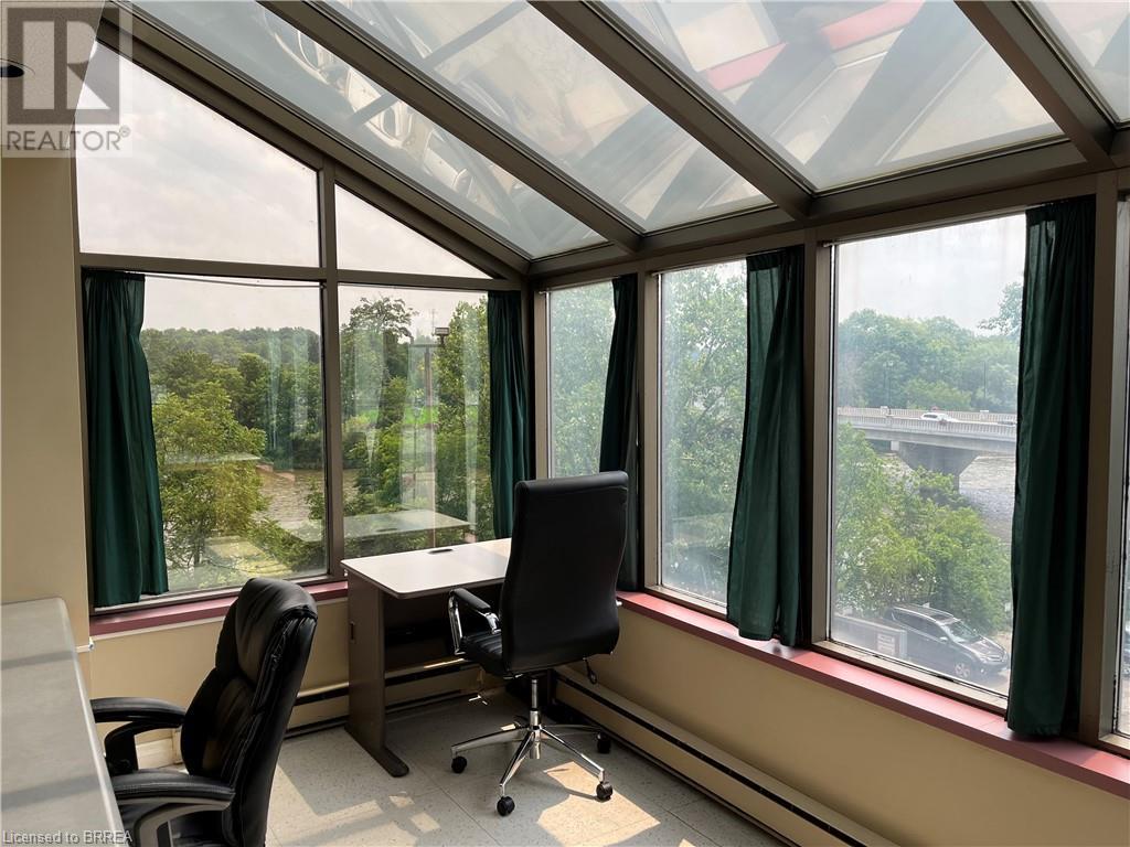 139 GRAND RIVER Street N Unit# 301