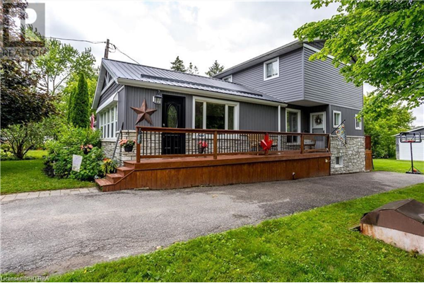 29 LESLIE FROST Lane, Lindsay