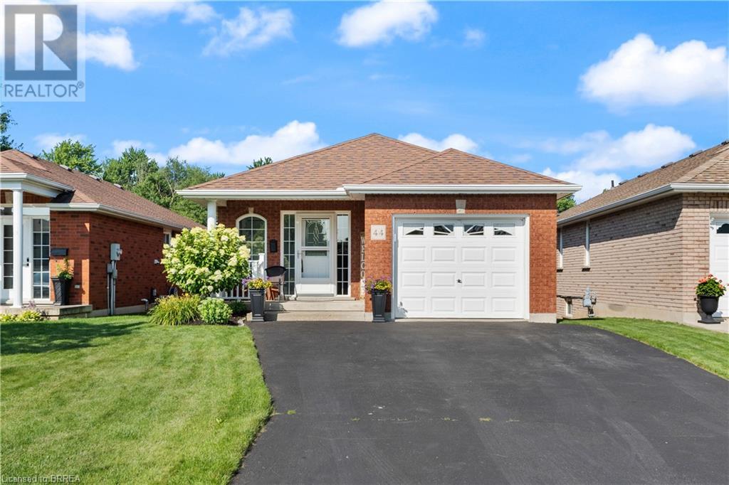 44 MACPHERSON Drive