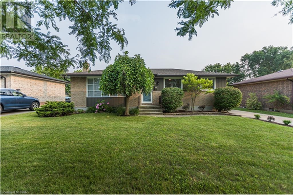 25 ROLLING ACRES Drive, Welland