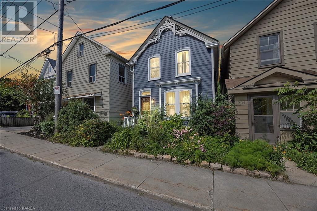202 MONTREAL Street