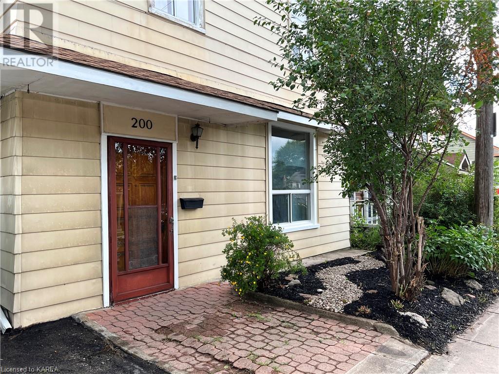 200 MONTREAL Street
