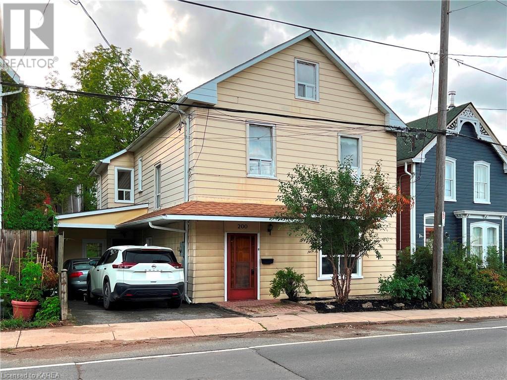 200 MONTREAL Street
