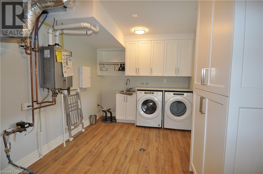 365 5TH AVENUE A W