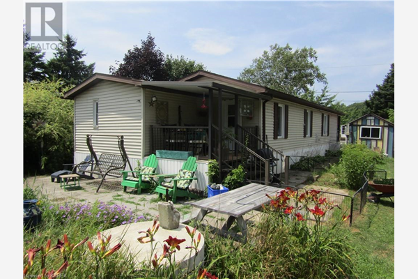 227 BIG HILL Road Unit# 33, Seeleys Bay