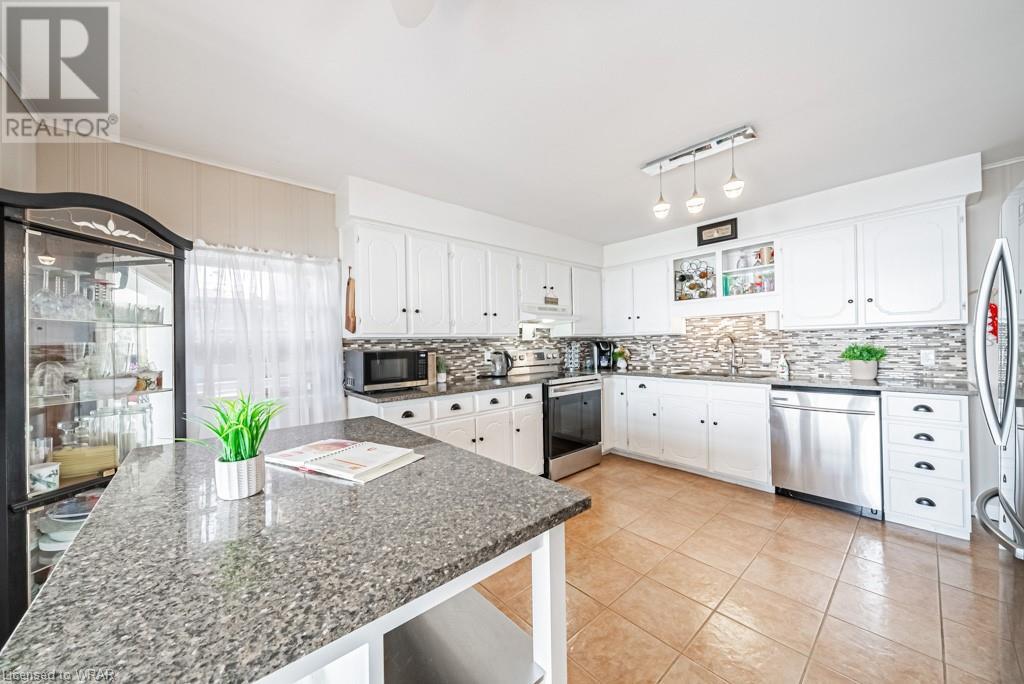 1495 LAKESHORE Road